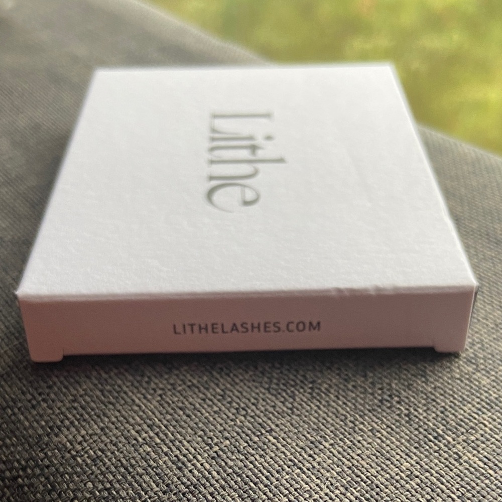 🏷️ BNIB Lithe Eyeshadow Palette - Elegant Shades - Picture 7 of 16